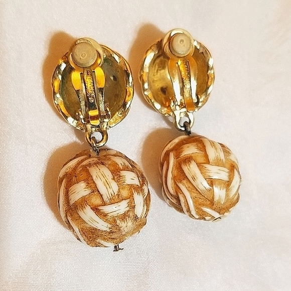 Givenchy PARIS NY VTG Basket Weave Earrings - Picture 5 of 6